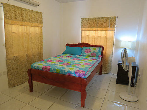 Capt. Harris Suites St. George's Exterior photo